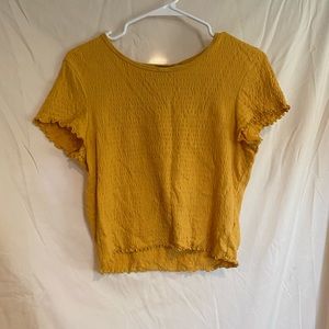Mustard yellow tee